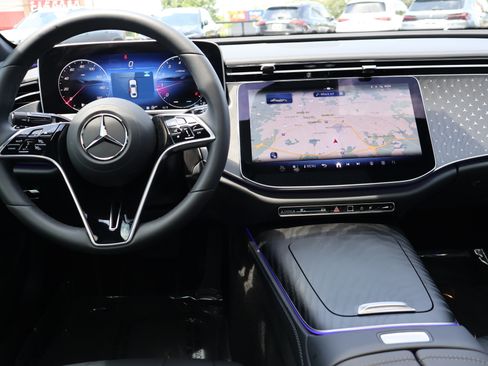 Certified 2025 Mercedes-Benz E 350 Sedan w/ Digital Light Package image 20
