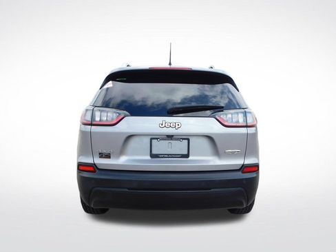 Used 2021 Jeep Cherokee Latitude Plus w/ Mopar Interior Package AWD/4WD image 4