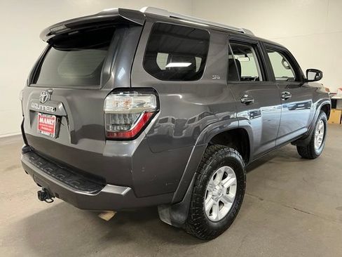 Used 2018 Toyota 4Runner SR5 AWD/4WD image 3