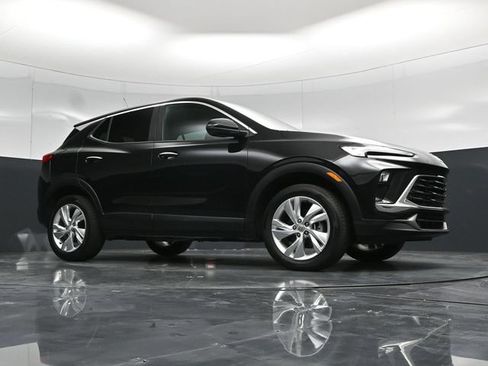 Used 2025 Buick Encore GX Preferred AWD/4WD image 52
