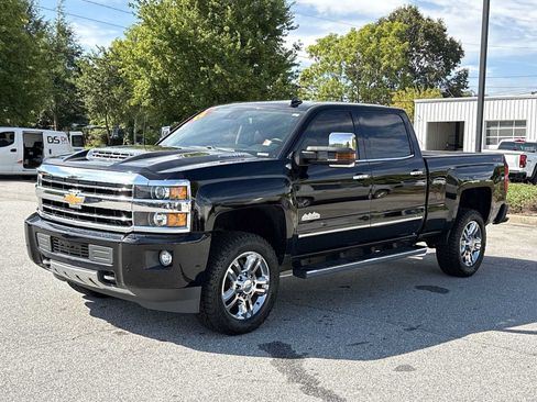 Used 2019 Chevrolet Silverado 2500 High Country w/ Duramax Plus Package AWD/4WD image 2