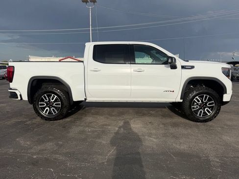 Used 2024 GMC Sierra 1500 AT4 w/ Technology Package AWD/4WD image 4