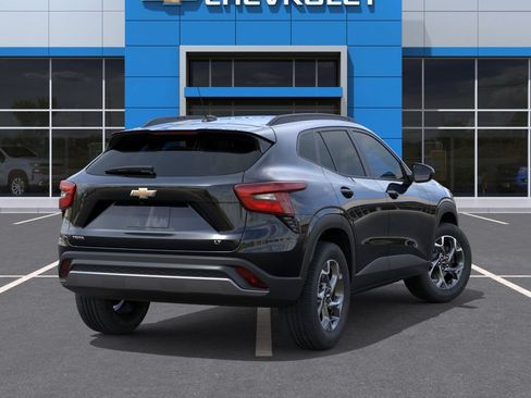 New 2026 Chevrolet Trax LT w/ LT Convenience Package FWD image 5