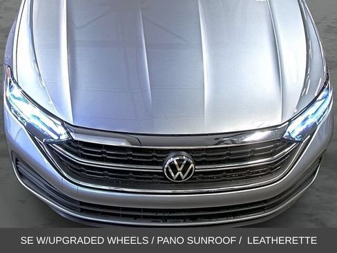 Used 2024 Volkswagen Jetta SE w/ Panoramic Sunroof Package FWD image 17