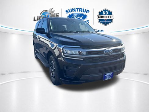 Used 2024 Ford Expedition XLT AWD/4WD image 3