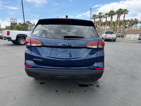 Used 2023 Chevrolet Equinox LS w/ LS Convenience Package FWD image 4