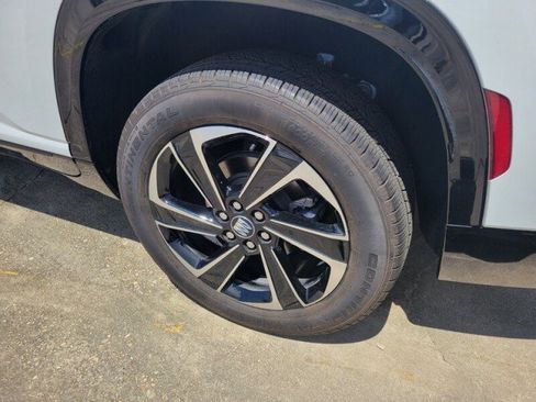Used 2026 Buick Enclave Sport Touring FWD image 6