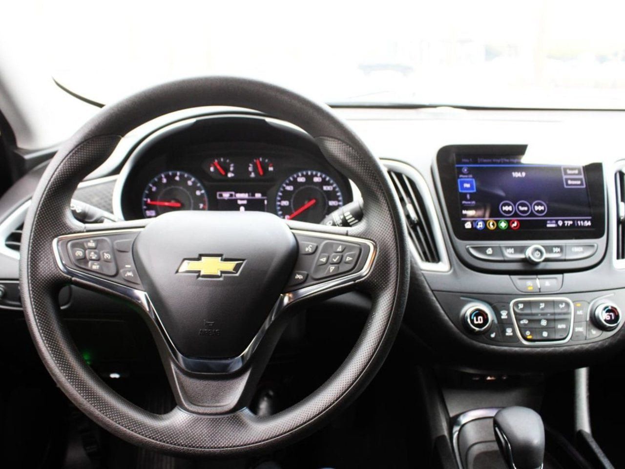 Used 2023 Chevrolet Malibu LT FWD image 28