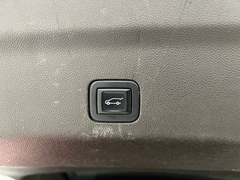 Used 2021 Chevrolet Suburban Z71 w/ Z71 Off-Road Package image 41