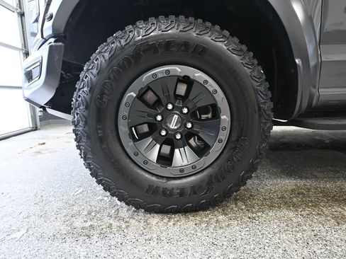 Used 2018 Ford F150 Raptor w/ Equipment Group 802A Luxury image 17