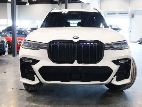 Used 2022 BMW X7 xDrive40i w/ M Sport Package image 2