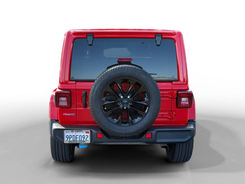 Used 2023 Jeep Wrangler Unlimited Sahara w/ Cold Weather Group AWD/4WD image 4