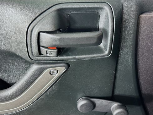 Used 2018 Jeep Wrangler Sport image 22