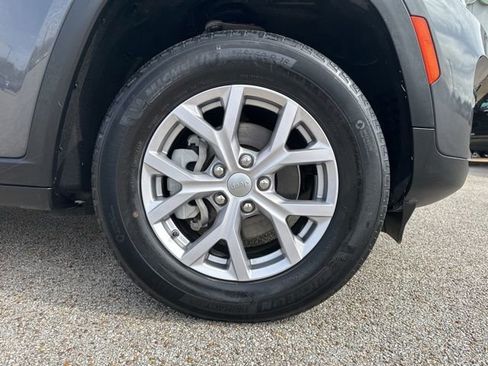 Used 2022 Jeep Grand Cherokee Limited image 58