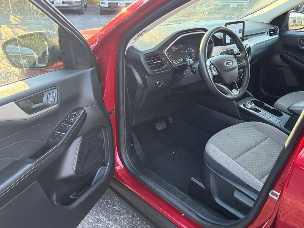 Used 2022 Ford Escape SE w/ Cold Weather Package AWD/4WD image 11