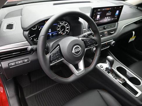 New 2026 Nissan Altima 2.5 SR FWD image 17