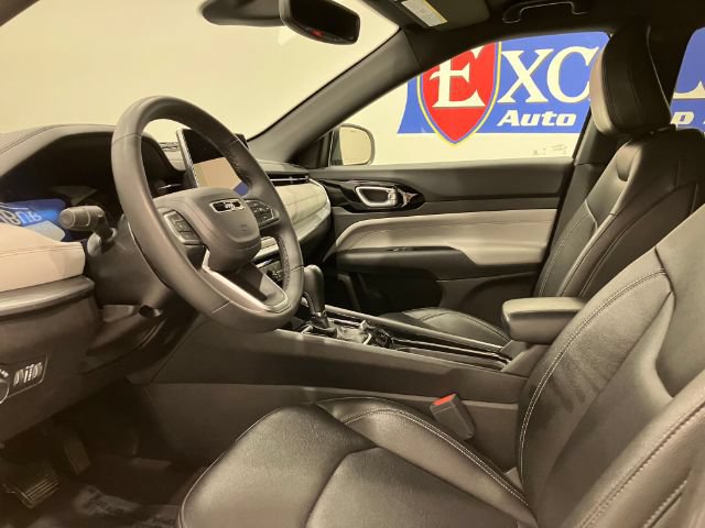 Used 2025 Jeep Compass Limited AWD/4WD image 34