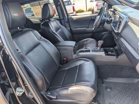 Used 2020 Toyota Tacoma TRD Pro AWD/4WD image 9