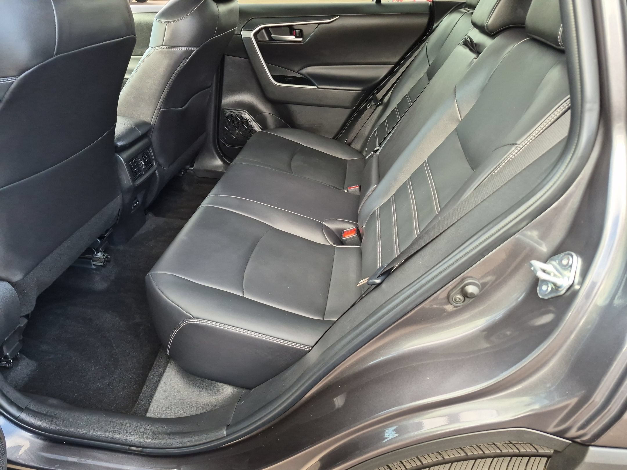 Used 2023 Toyota RAV4 XLE Premium FWD image 16