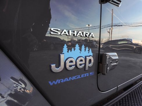 Used 2023 Jeep Wrangler Unlimited Sahara w/ Cold Weather Group image 47