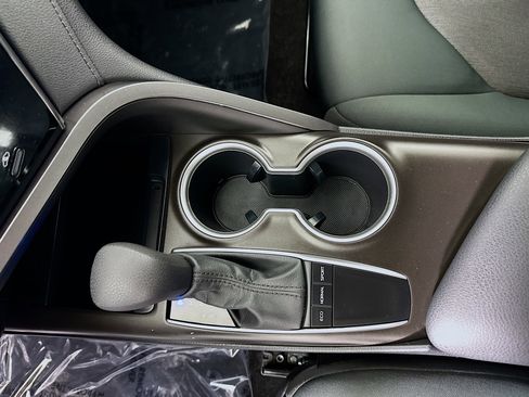 Used 2023 Toyota Camry LE image 21