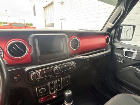 Used 2019 Jeep Wrangler Unlimited Rubicon AWD/4WD image 15