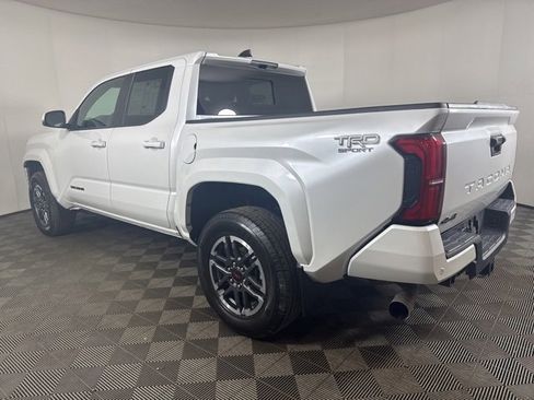 Used 2024 Toyota Tacoma TRD Sport image 6