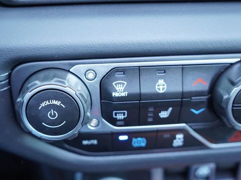 Certified 2025 Jeep Wrangler Unlimited Sahara w/ Safety Group image 26