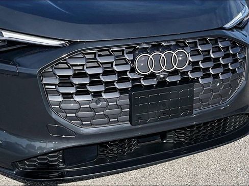 Certified 2025 Audi Q5 Premium Plus w/ Premium Plus AWD/4WD image 11