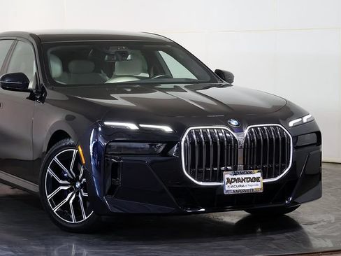 Used 2023 BMW 760i xDrive AWD/4WD image 6