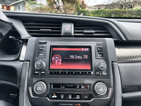 Used 2018 Honda Civic Sport image 16