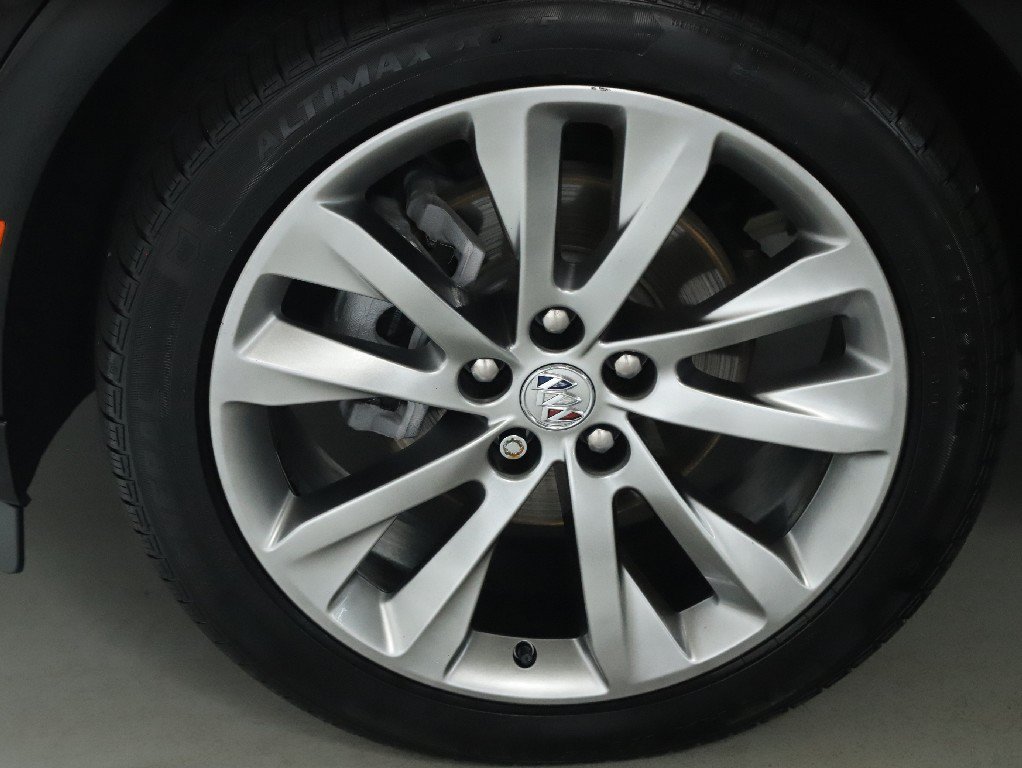Used 2022 Buick Envision Avenir w/ Technology Package II AWD/4WD image 40