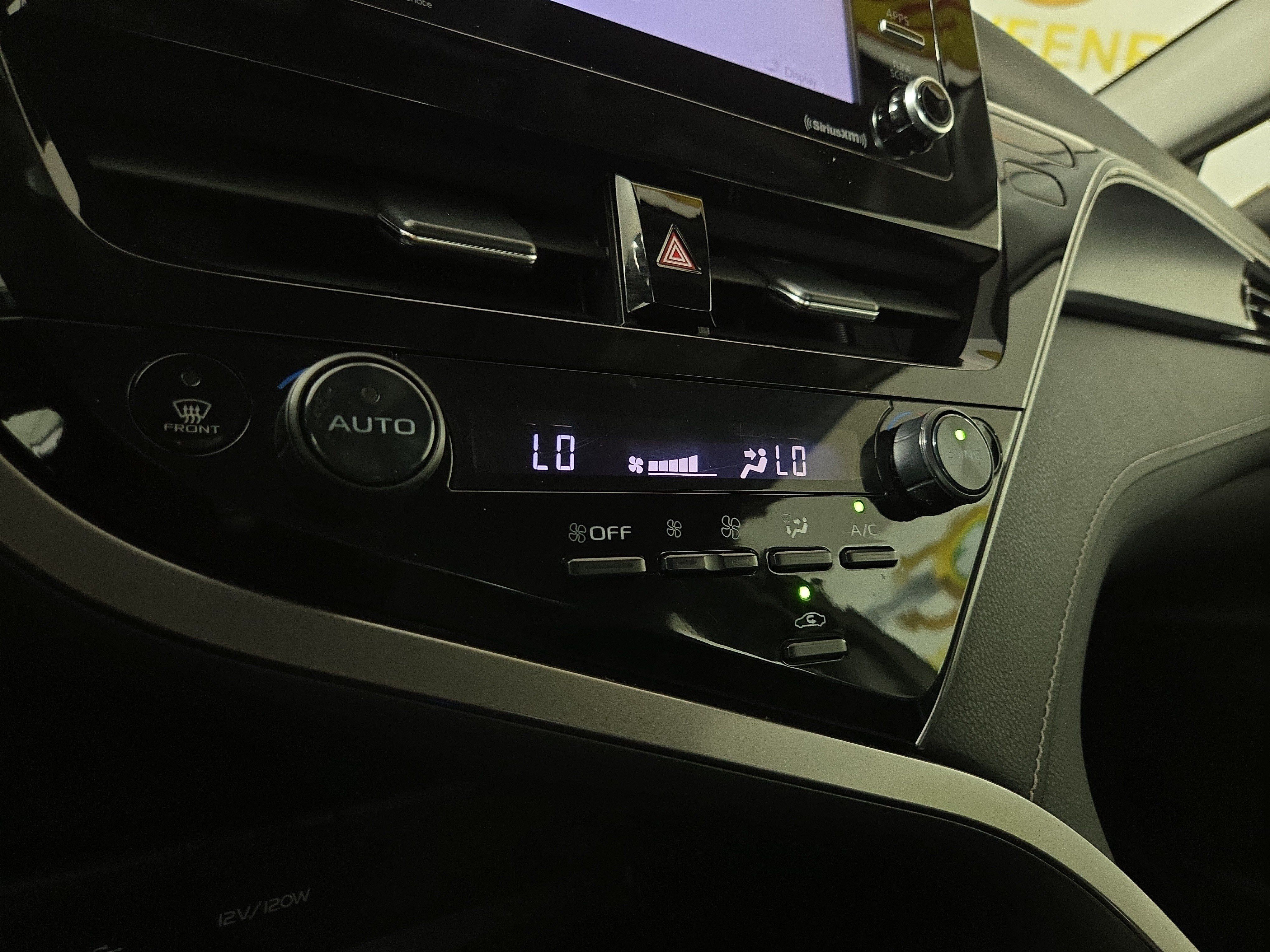 Used 2022 Toyota Camry SE FWD image 26