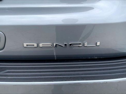 Used 2023 GMC Yukon XL Denali w/ Denali Reserve Package AWD/4WD image 8