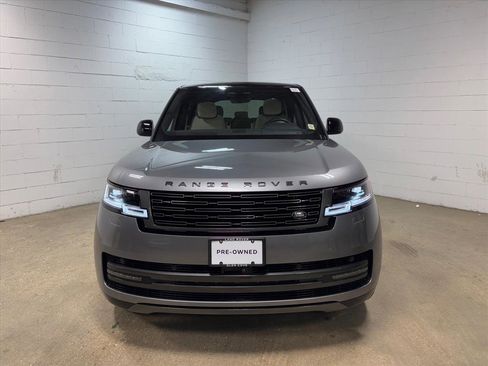 Used 2023 Land Rover Range Rover SE image 3