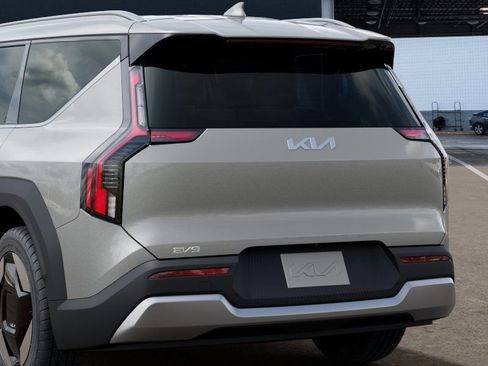 New 2026 Kia EV9 Wind AWD/4WD image 13
