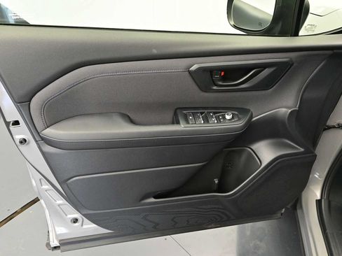 Used 2025 Subaru Forester Premium AWD/4WD image 5