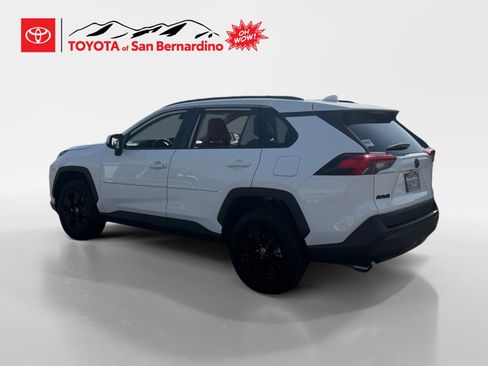 Certified 2021 Toyota RAV4 XLE w/ Carpet Mat Package (TMS) FWD image 3