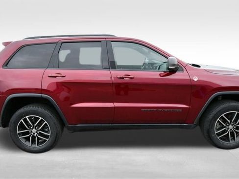 Used 2018 Jeep Grand Cherokee Trailhawk w/ Trailhawk Luxury Group AWD/4WD image 8