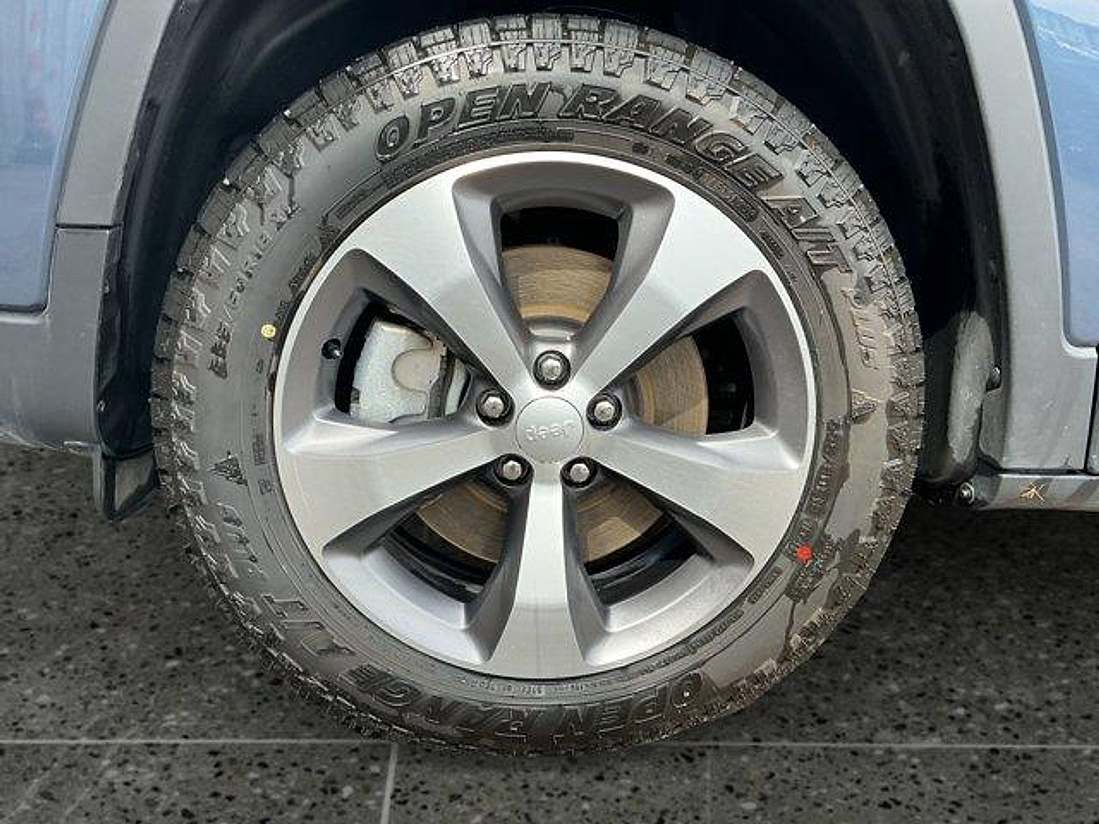 Used 2020 Jeep Cherokee Limited AWD/4WD image 14