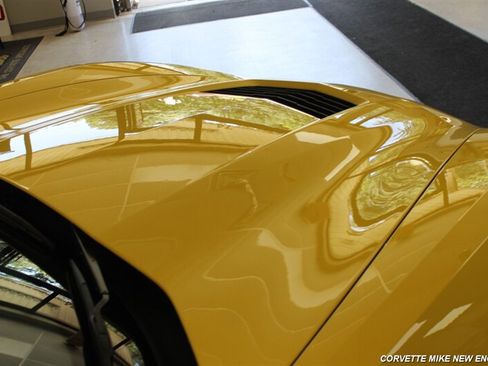 Used 2016 Chevrolet Corvette Stingray Convertible w/ 2LT Preferred Equipment Group RWD image 21