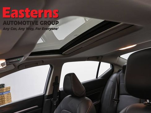 Used 2023 Nissan Altima 2.5 SR w/ SR Premium Package FWD image 34