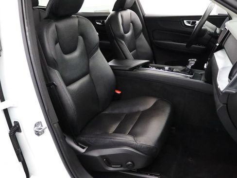 Used 2020 Volvo XC60 T5 Momentum AWD/4WD image 14