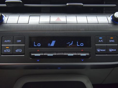 Used 2024 Hyundai Kona SEL FWD image 34