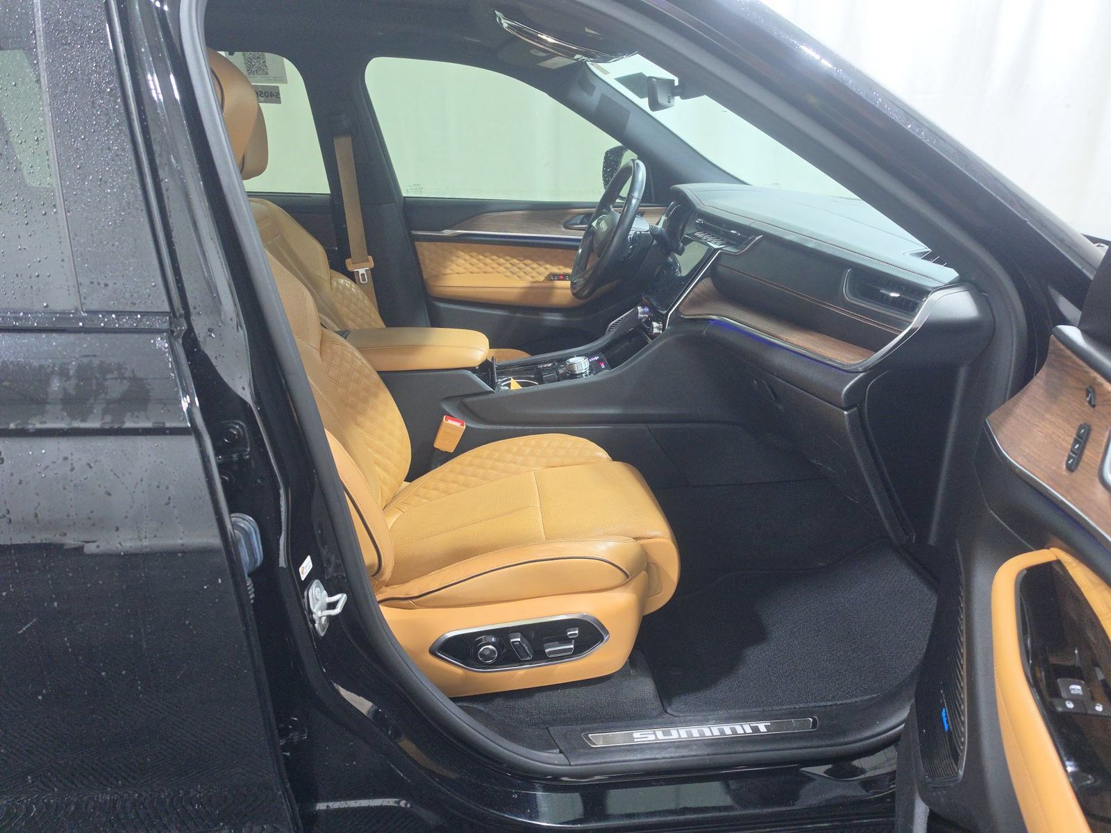 Used 2021 Jeep Grand Cherokee L Summit w/ Luxury Tech Group V AWD/4WD image 8