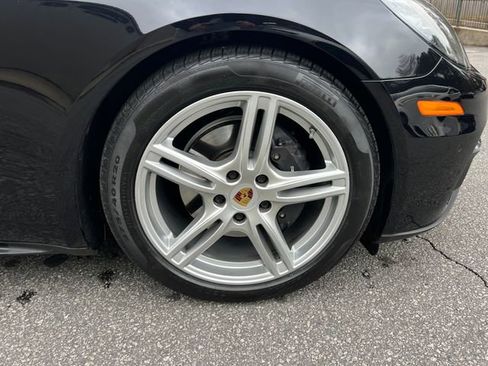 Used 2019 Porsche Panamera image 43