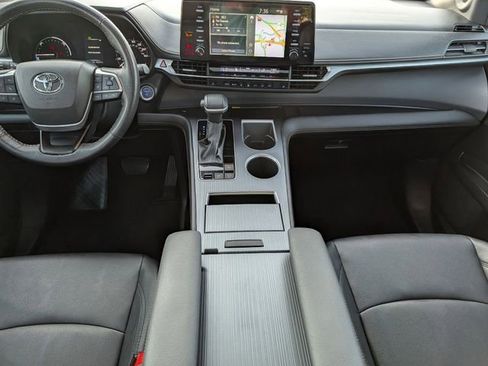 Used 2024 Toyota Sienna XLE Woodland Edition AWD/4WD image 11