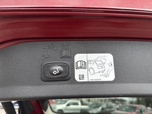 Used 2019 Ford Escape Titanium w/ U9j03 - Titanium Tow Package image 16