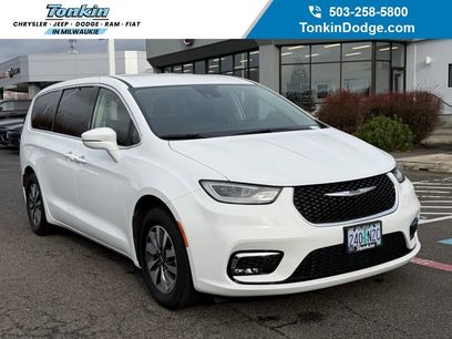 Used 2022 Chrysler Pacifica Touring-L