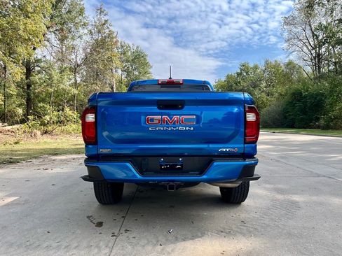 Used 2023 GMC Canyon AT4 image 9